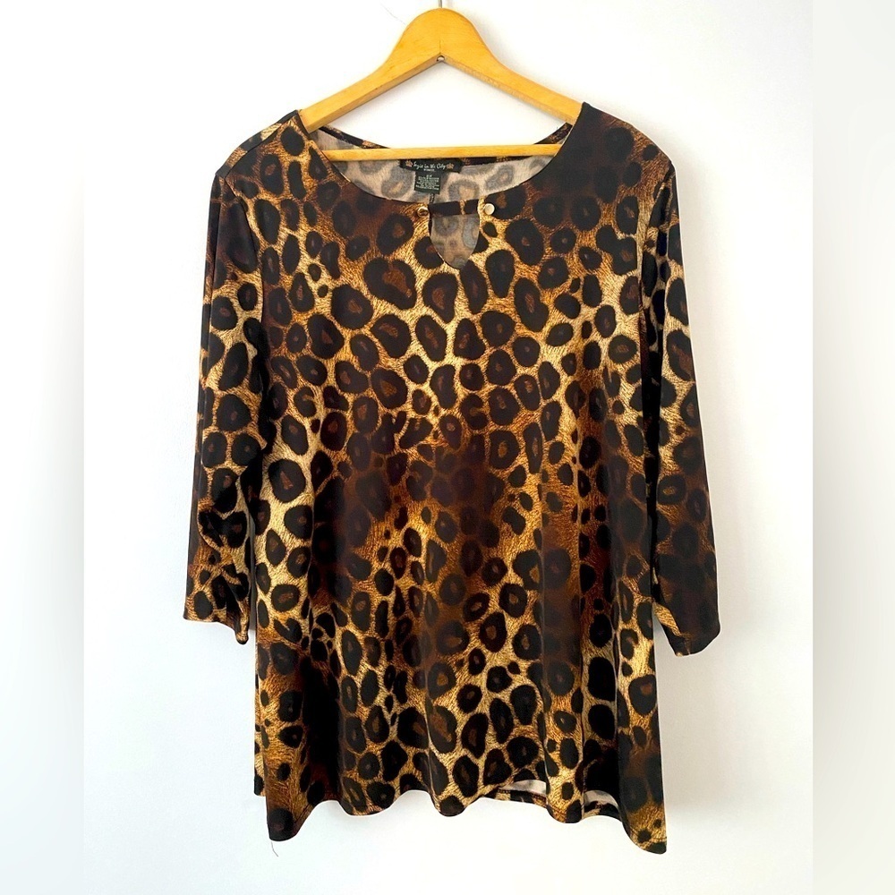 Suzie In The City Sz 2X Animal Print 3/4 Sleeve Blouse With Keyhole Neck Mobwife